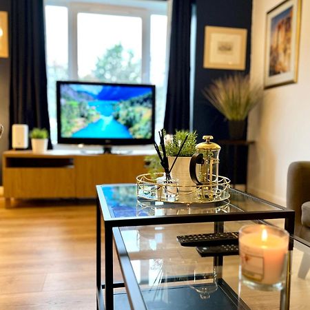 Ground Floor Flat With Free Parking & Wifi Apartment กลาสโกว์ ภายนอก รูปภาพ