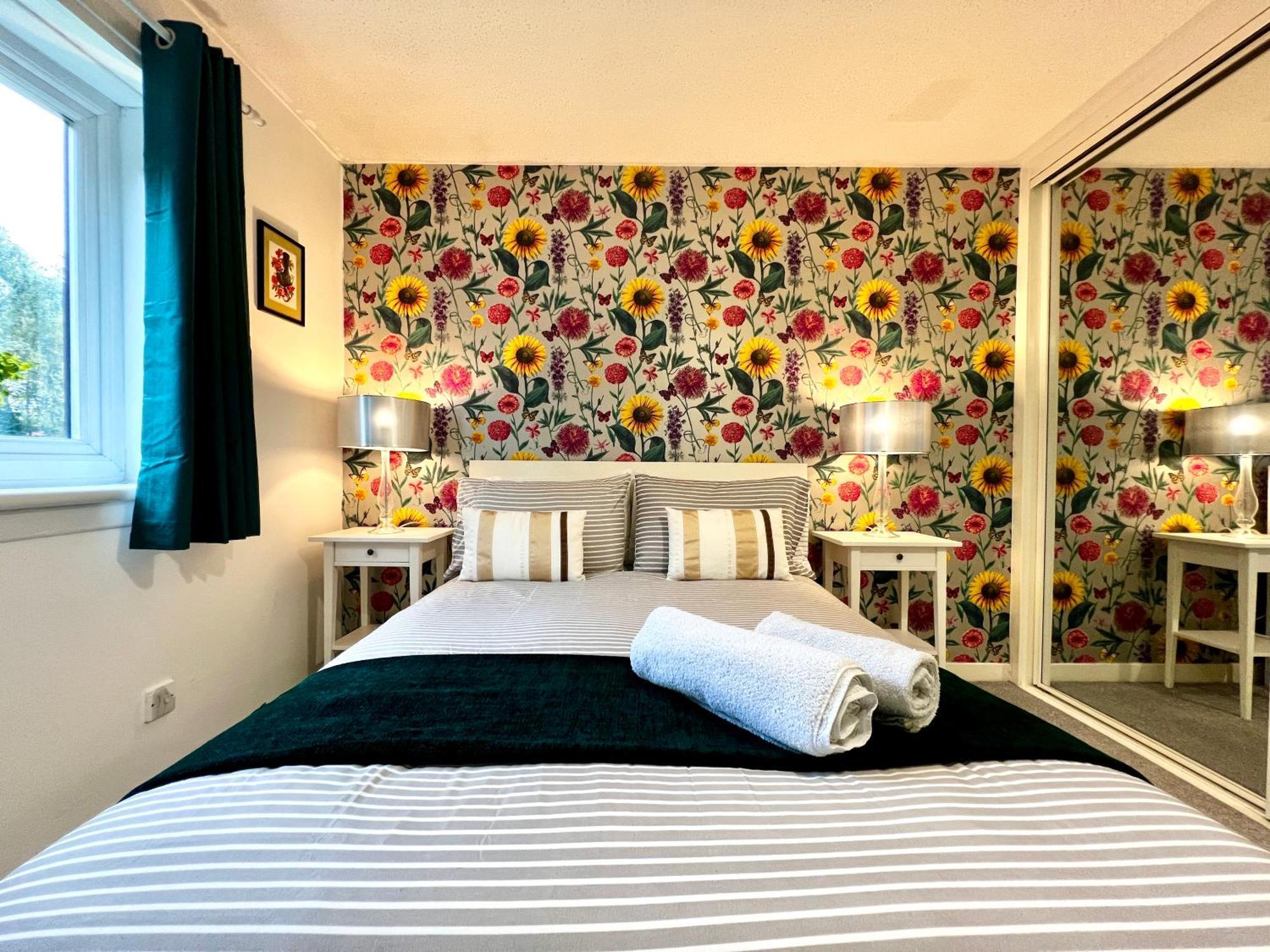 Ground Floor Flat With Free Parking & Wifi Apartment กลาสโกว์ ภายนอก รูปภาพ