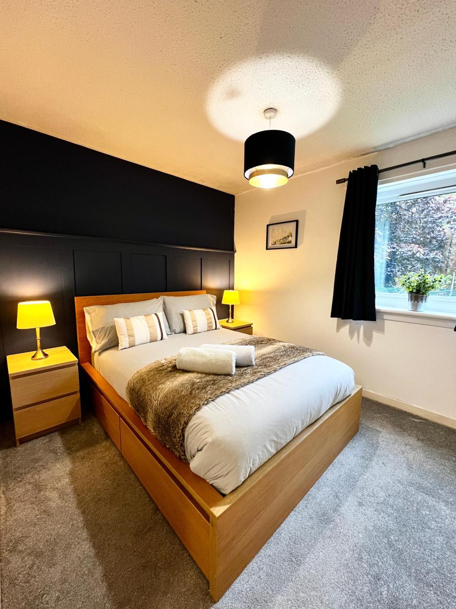 Ground Floor Flat With Free Parking & Wifi Apartment กลาสโกว์ ภายนอก รูปภาพ