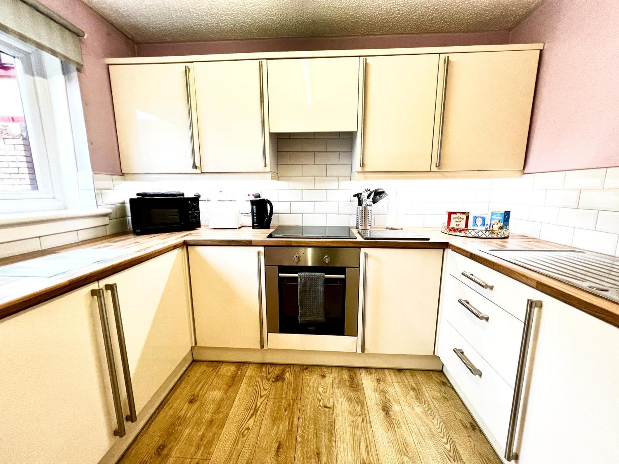 Ground Floor Flat With Free Parking & Wifi Apartment กลาสโกว์ ภายนอก รูปภาพ
