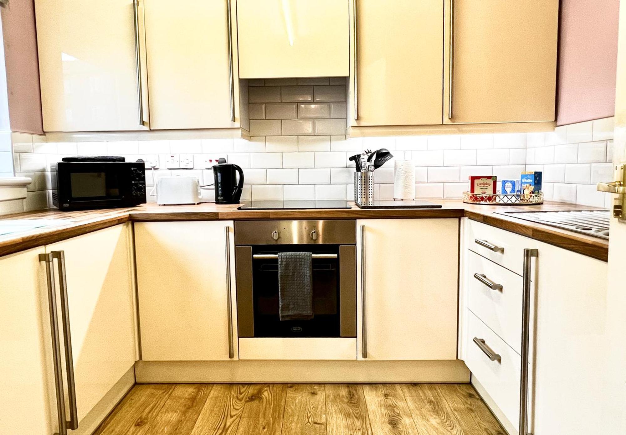 Ground Floor Flat With Free Parking & Wifi Apartment กลาสโกว์ ภายนอก รูปภาพ